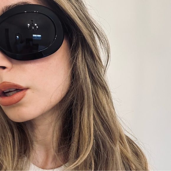 Authentic Vintage Salvatore Ferragamo Black Oversized Oval Sunglasses - Picture 6 of 13